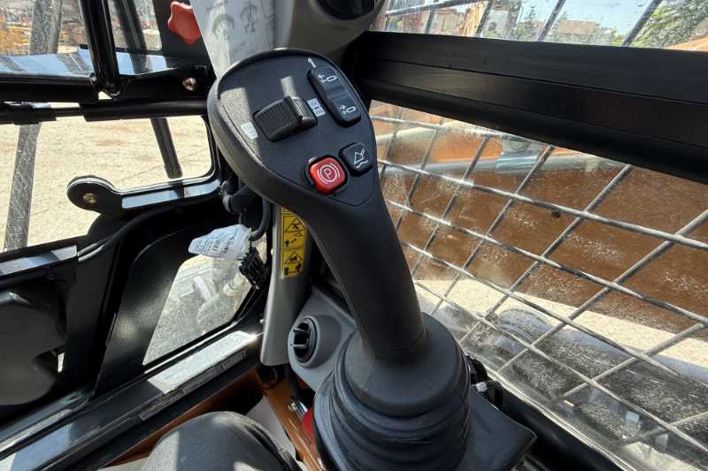 OmecoHub - Immagine CASE TV370B